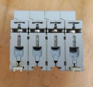 Interruttore magnetotermico Bticino 4 poli 32A