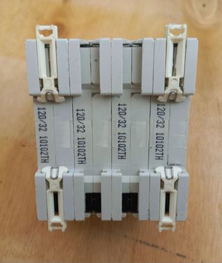 Interruttore magnetotermico Bticino 4 poli 32A