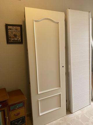 Puertas blancas clásicas - 7 unidades , con manive