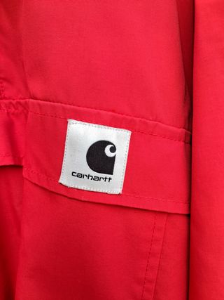 Anorak Carhartt rojo
