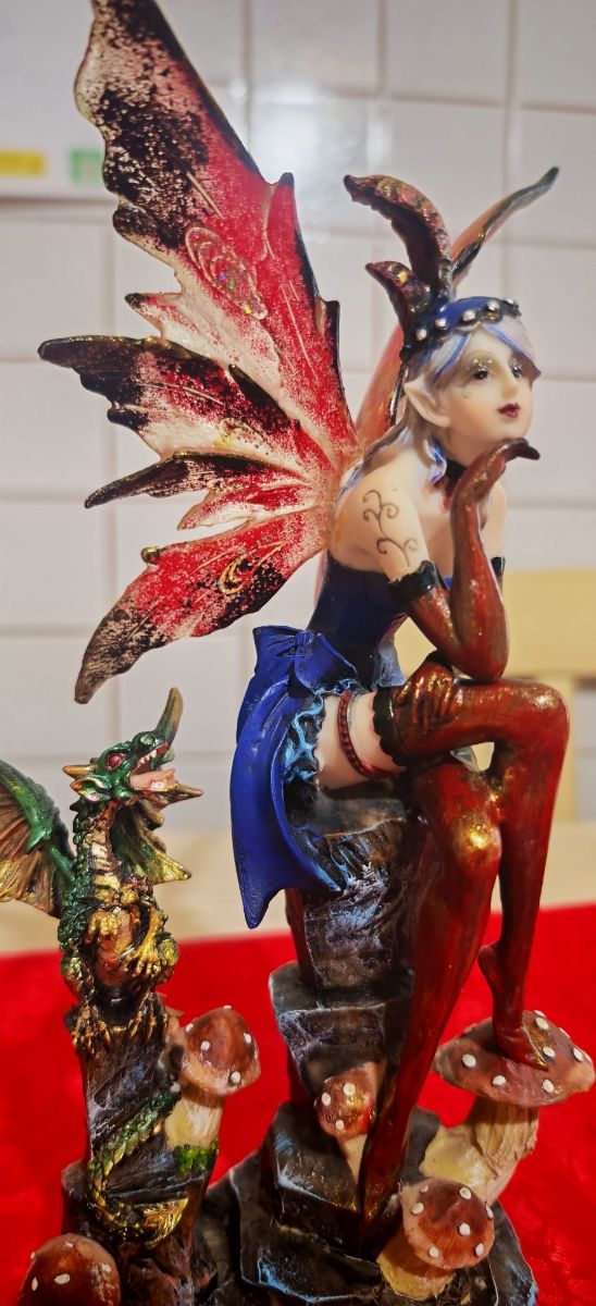 Statuetta Fata Gotica