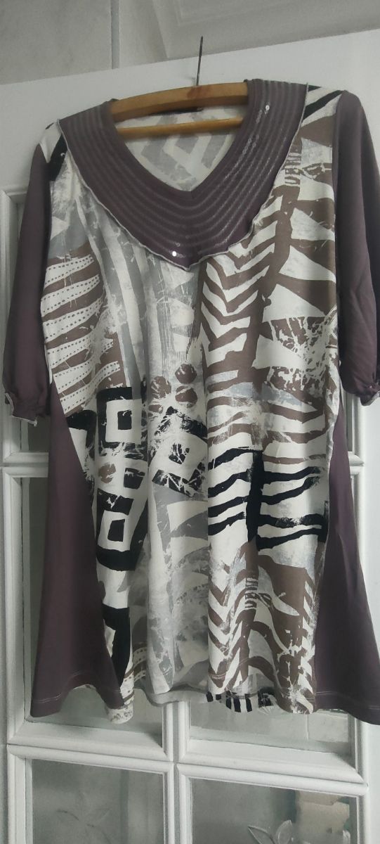 Conjunto falda y blusa marrón