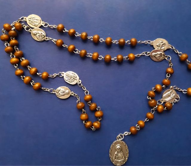 Rosario madera Virgen 7 Dolores