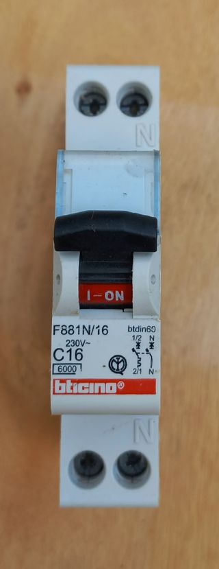 Interruttore magnetotermico BTicino F881N/16