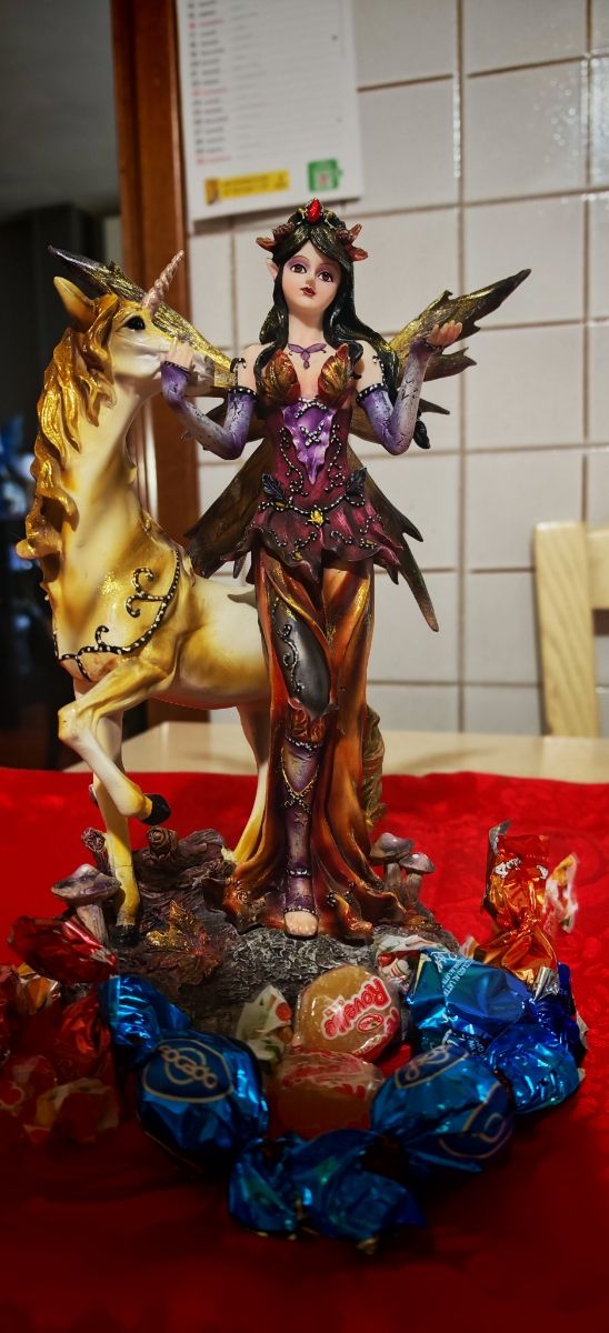 Fata su unicorno - Statuetta les alpes
