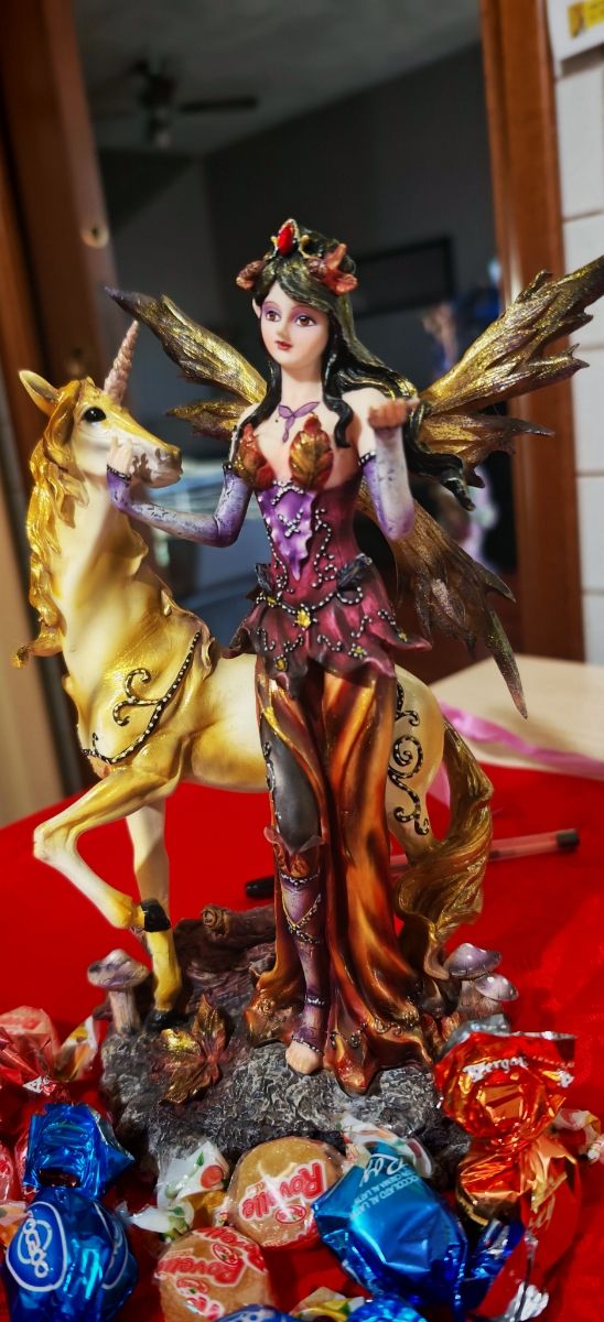 Fata su unicorno - Statuetta les alpes