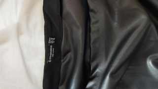 Falda Stradivarius negra polipiel T.44