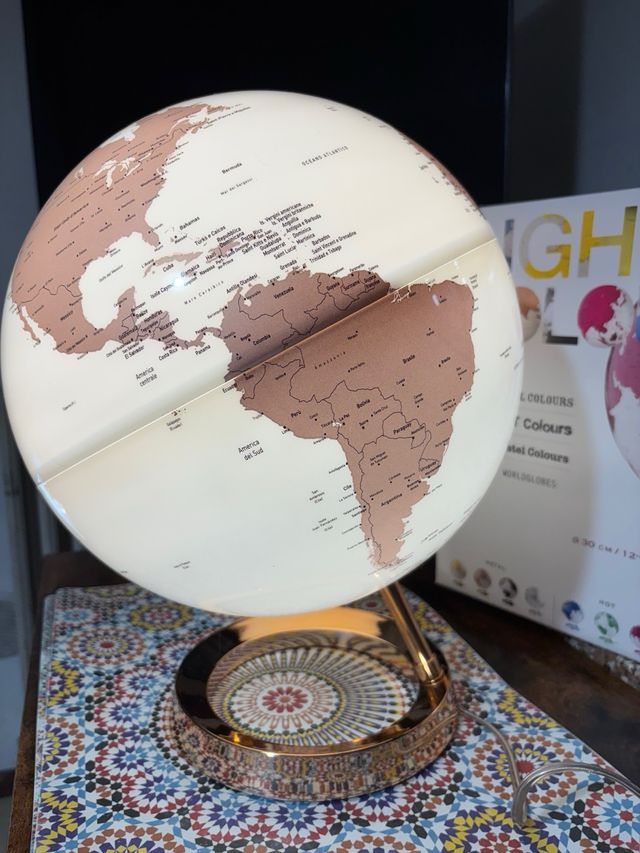 Mappamondo luminoso vintage