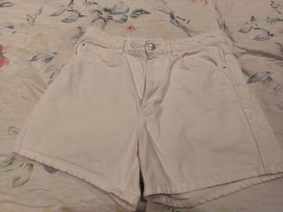 Pantalón corto Zara talla 42