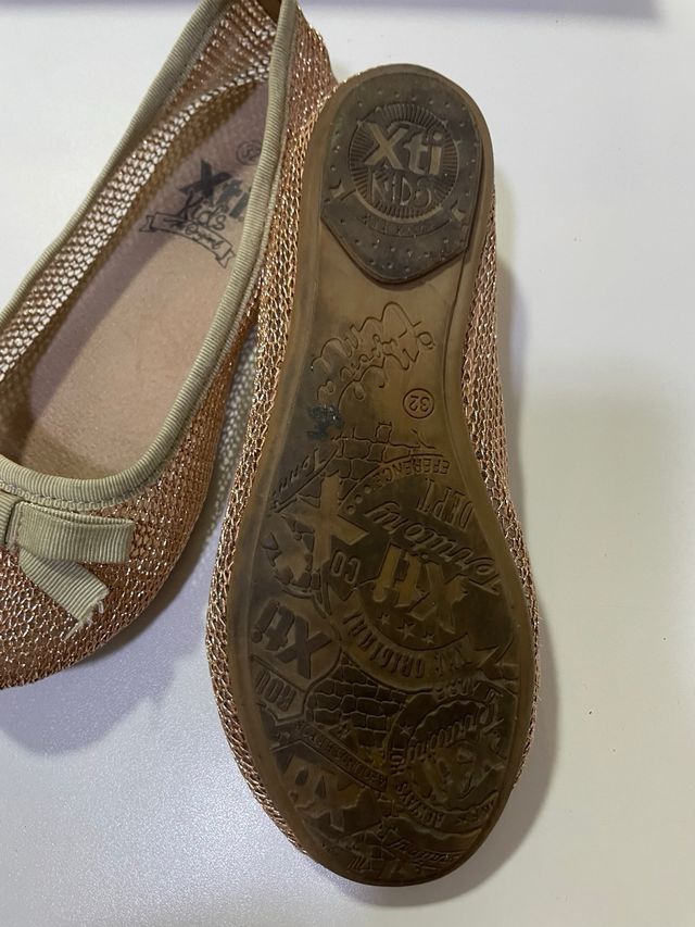 Manoletinas Xti Kids niña color cobre.