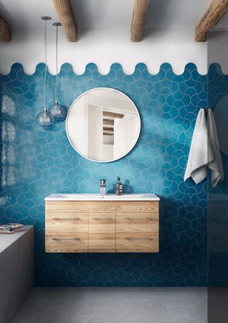 Azulejo Scale Fan Electric Blue