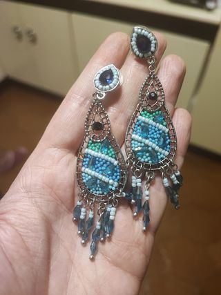 Pendientes largos azules plateados