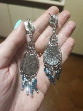Pendientes largos azules plateados
