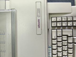 Olivetti ET 2200: Máquina escribir eléctrica