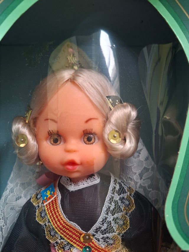 Due piccole falle: occhi miele/occhi blu