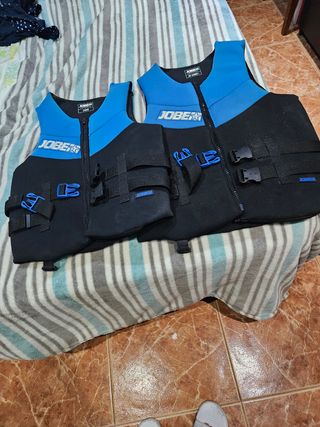 Vendo 5 Chalecos Salvavidas Jobe de varias medidas