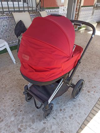 Silla de paseo bebé roja