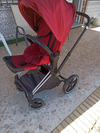 Silla de paseo bebé roja