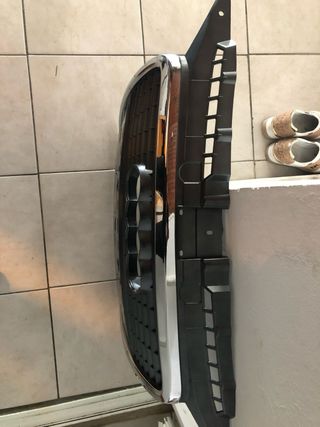 Calandra Audi A4 B8 vale para varios modelo 