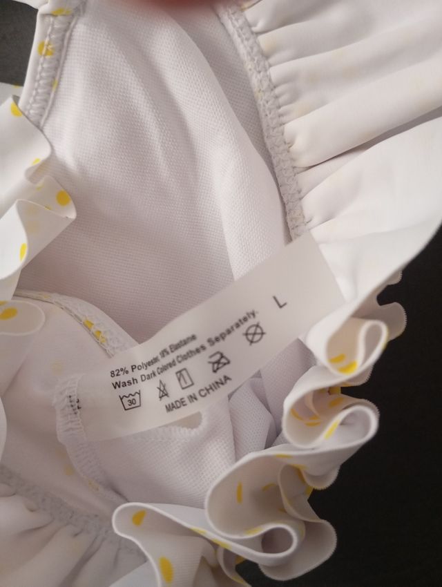 Bikini premamá blanco y amarillo