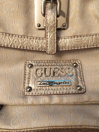 Bolso Guess beige y dorado