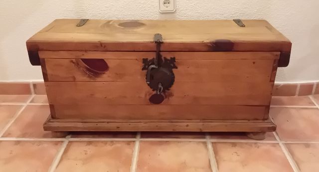 Baúl madera maciza rústico