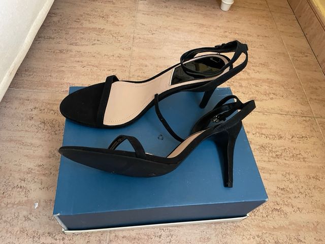 Sandalias tacón Stradivarius negras