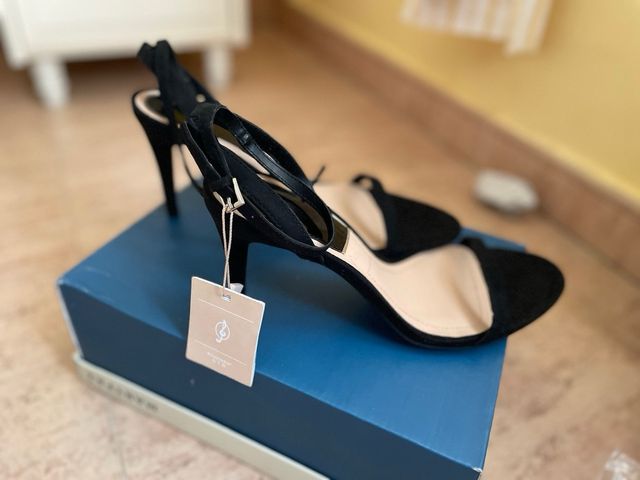 Sandalias tacón Stradivarius negras