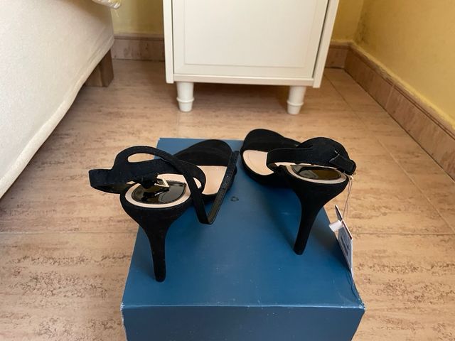 Sandalias tacón Stradivarius negras