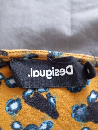 Blusa Desigual manga larga amarilla y azul
