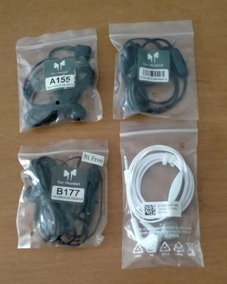 Accessori: auricolari e microSD