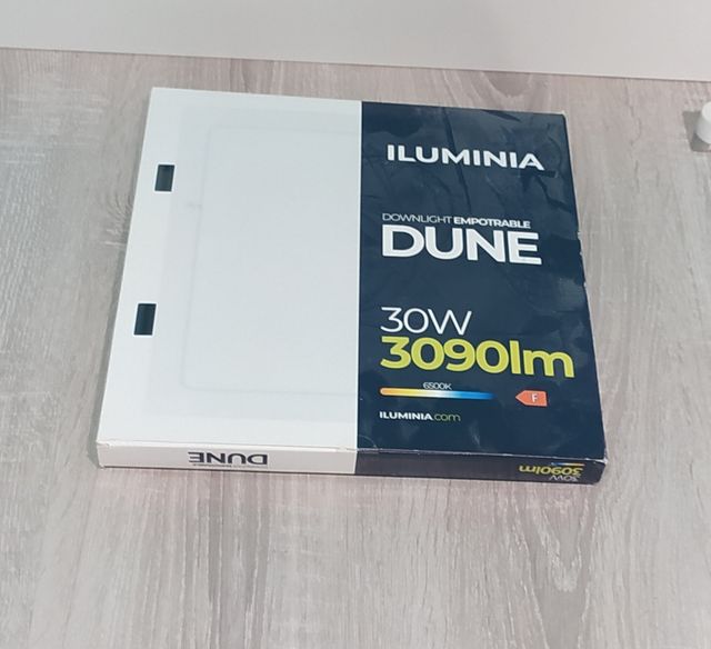 Luminaria LED empotrable 30W Iluminia Dune.