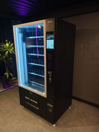 Máquina Expendedora TCN-CEL-9G(V10) CON ASCENSOR