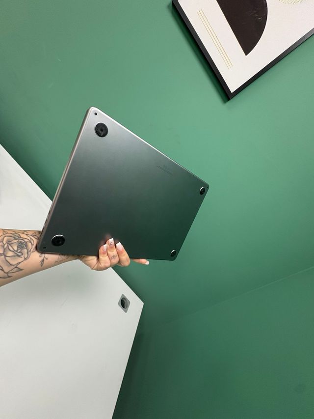 	Apple MacBook Air 15 M2