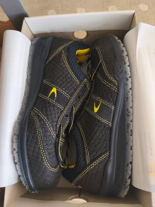 Zapatos seguridad COFRA 40