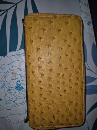 Portafoglio giallo effetto struzzo