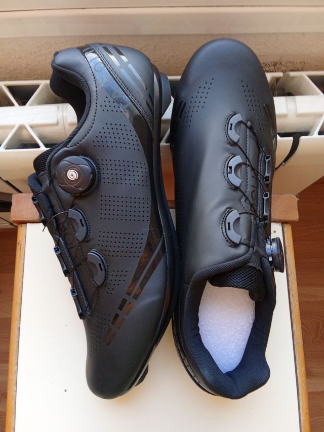 Zapatillas de ciclismo TABOLU 45-46 Nuevos negros.