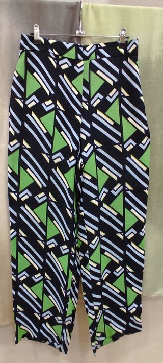 Pantalones Zara estampados - largos y fluidos