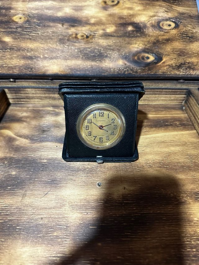 Reloj despertador Looping antiguo