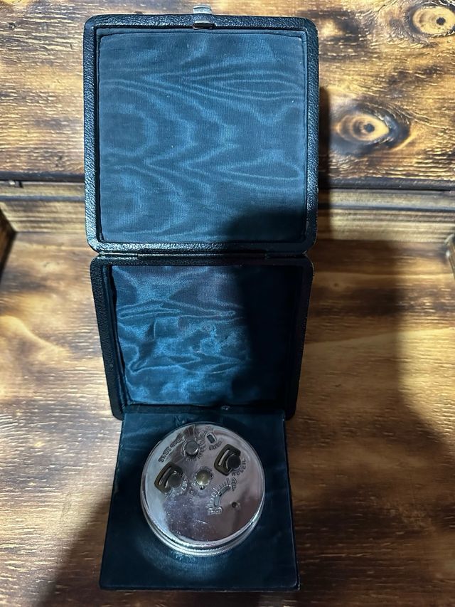 Reloj despertador Looping antiguo