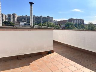 Casa adosada en venta en Centre - Cordelles en Cerdanyola del Vallès