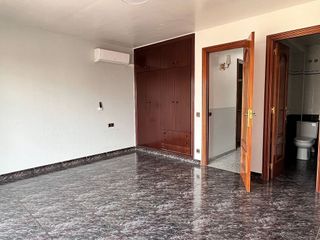 Casa adosada en venta en Centre - Cordelles en Cerdanyola del Vallès