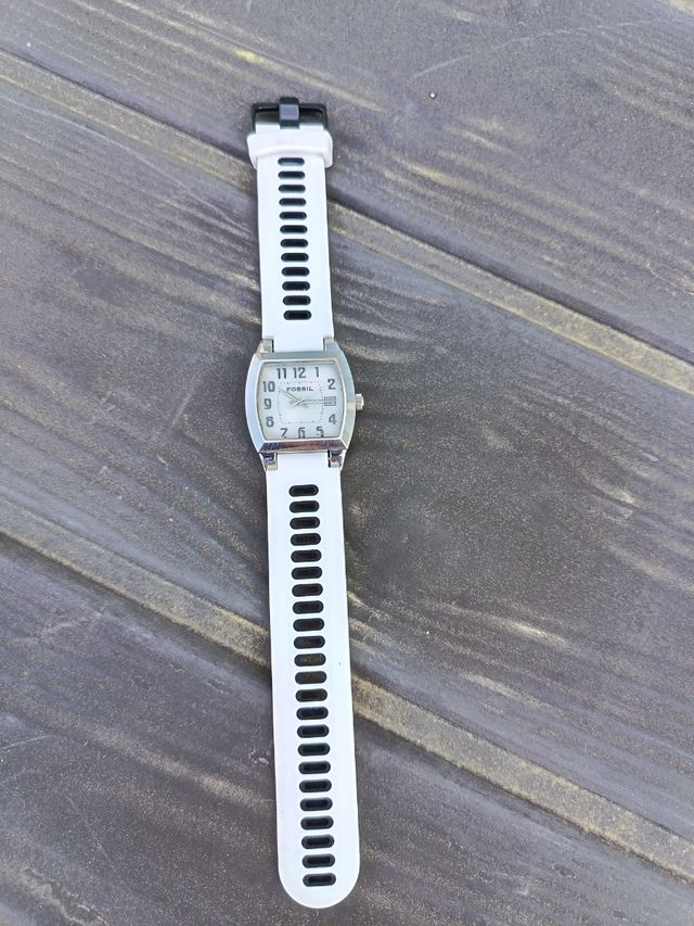 Reloj Fossil caballero blanco