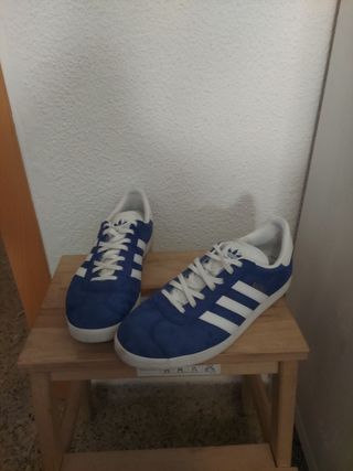 Zapatillas Adidas Gazelle Azul
44 2/3