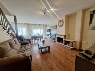 Casa adosada en venta en Sant Esteve Sesrovires