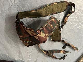 Ropa militar y accesorios