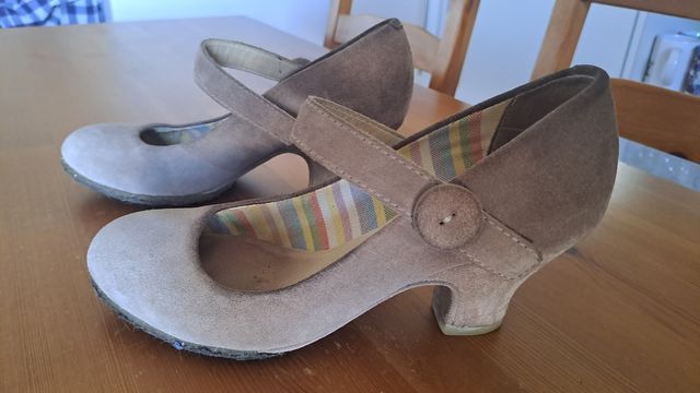 Clarks - Merceditas beige tacón