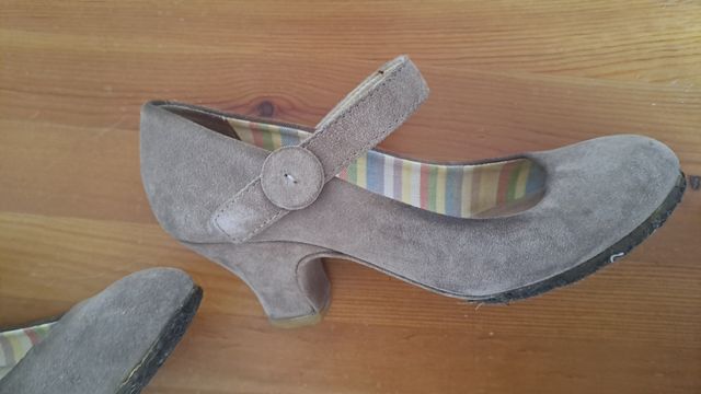 Clarks - Merceditas beige tacón