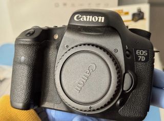 EQUIPO FOTOGRAFICO CANON EOS 7D + ACC NO IPHONE