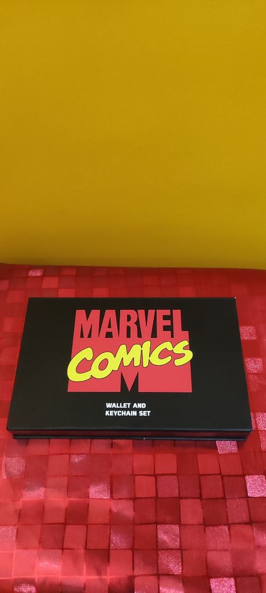 Cartera y llavero Marvel
